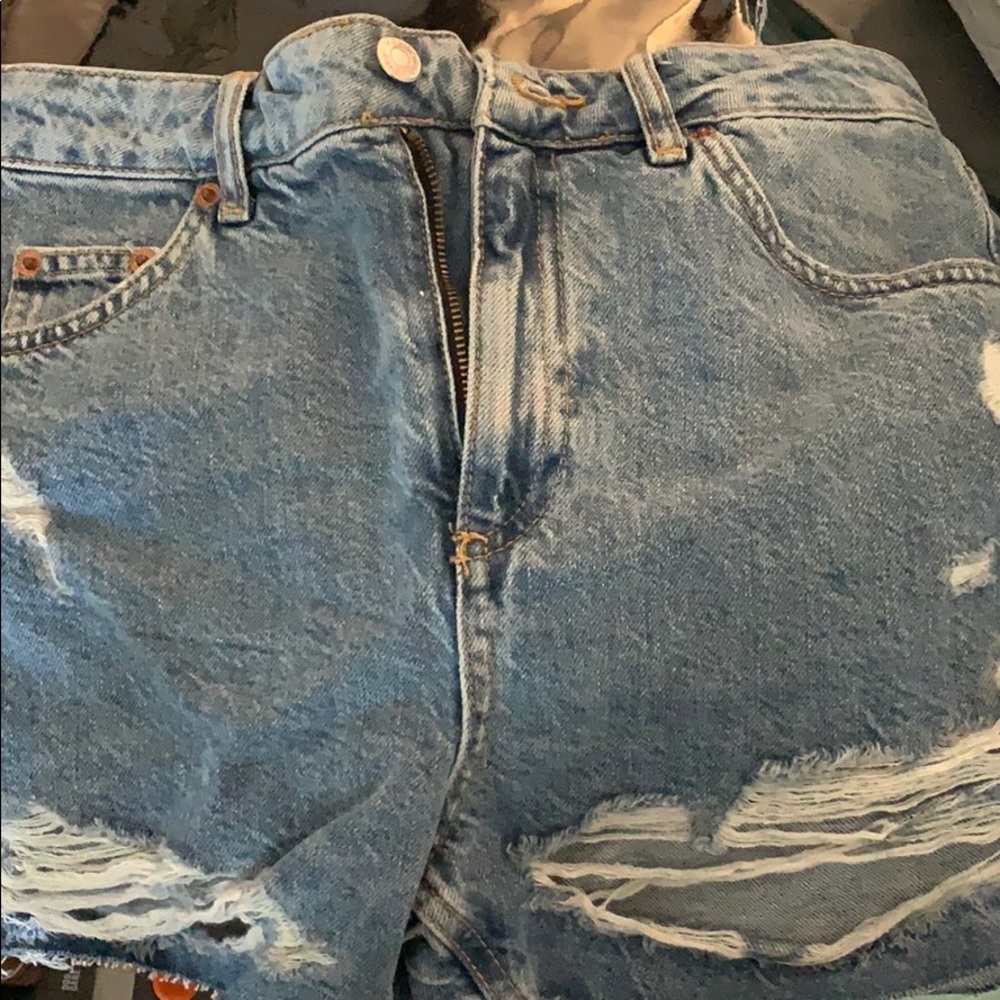 High-waisted TOP SHOP jean shorts
